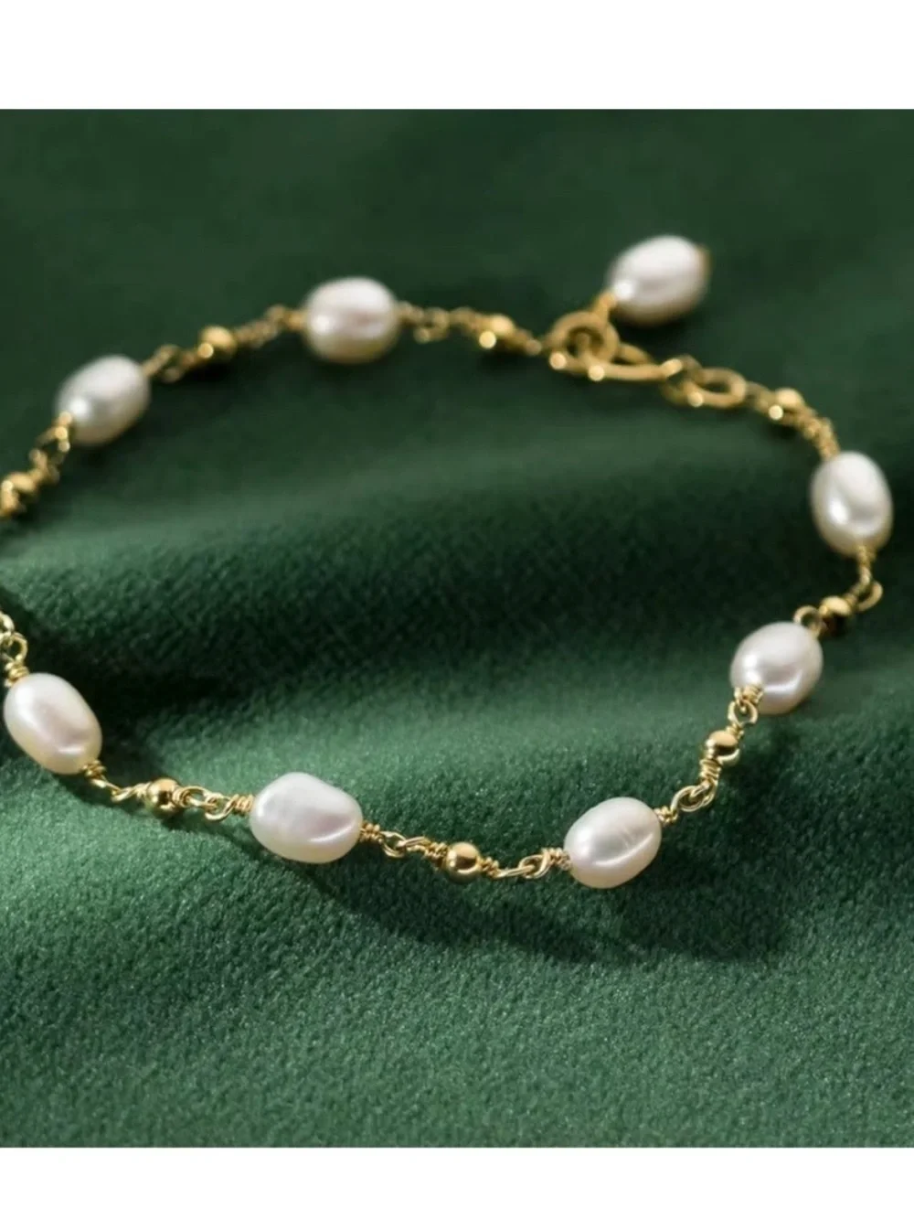 Gold Chain Bracelet with White Pearls